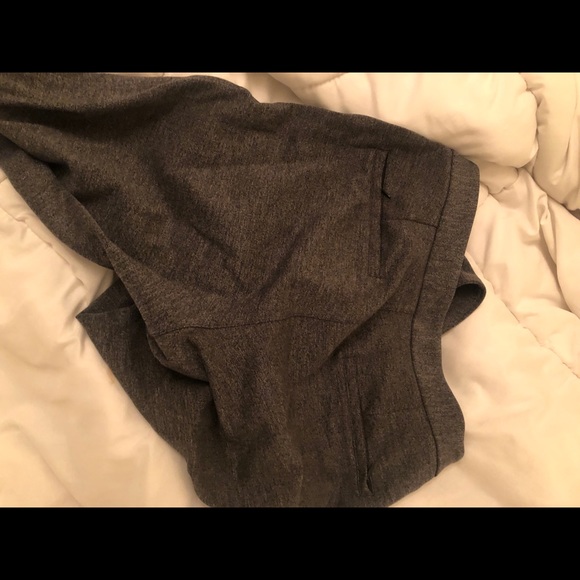 Lululemon on the fly pants button edition size 6 - Picture 5 of 5